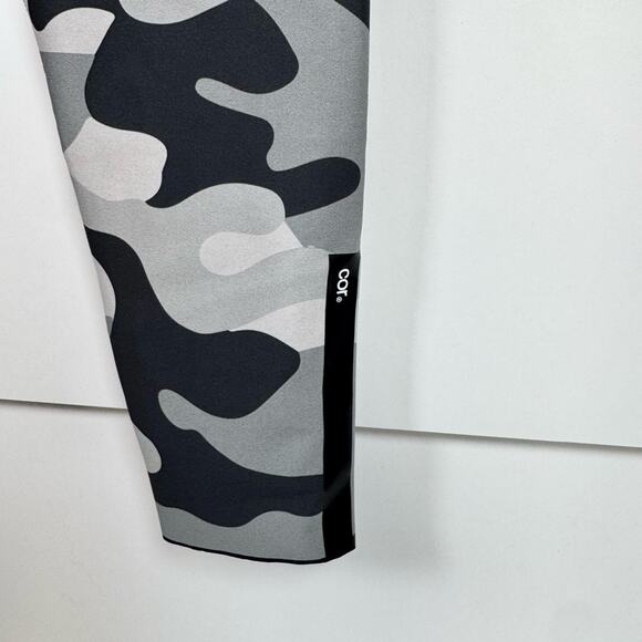 COR designed by Ultracor High Waist Camo Leggings Size Small - Picture 5 of 12